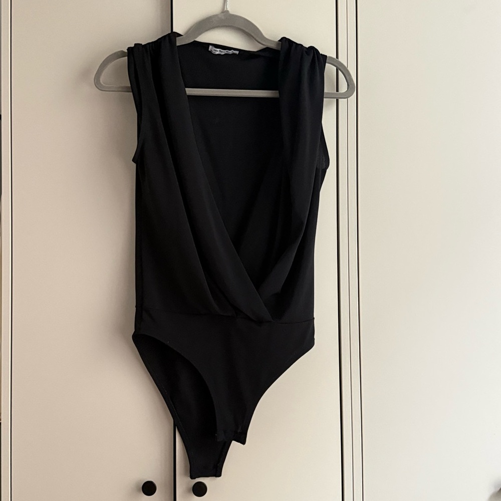 Zara Black Sleeveless Draped V-Neck Bodysuit Tank